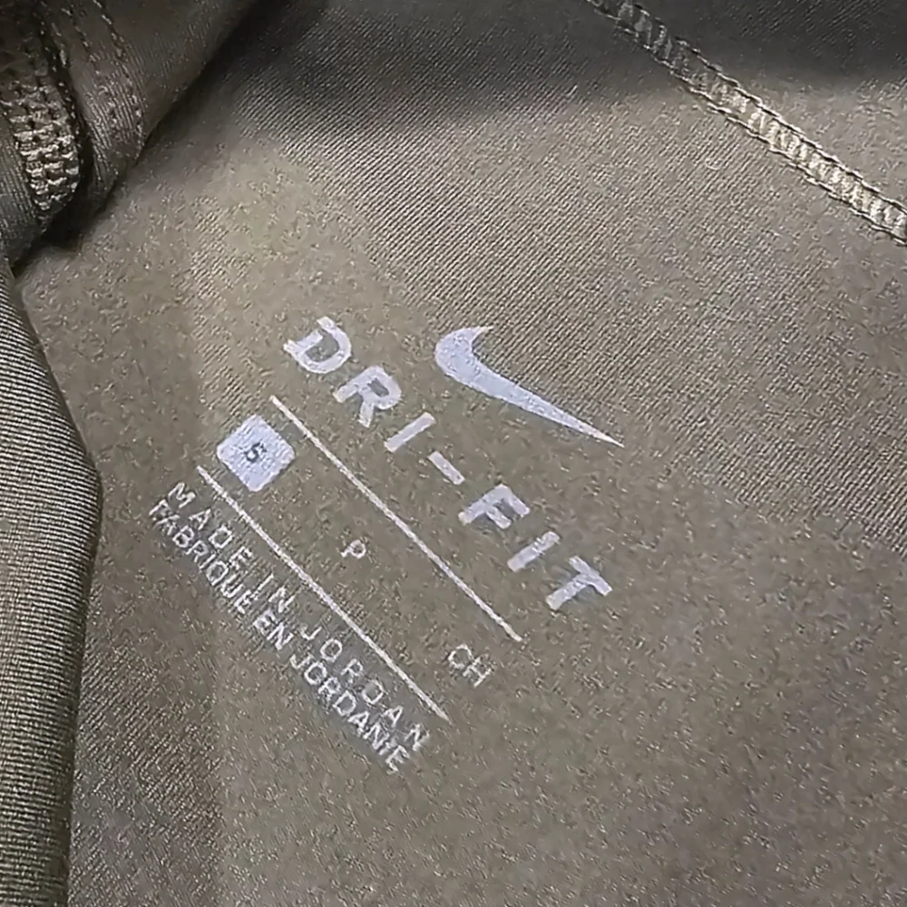 NIKE DRIFIT LEGGINGS - Picture 3 of 4